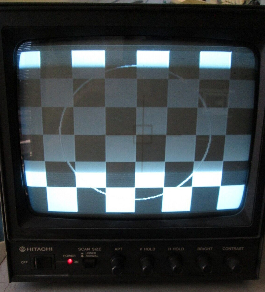 Video display with target graticules Hitachi VM921U Inspection, target alignment
