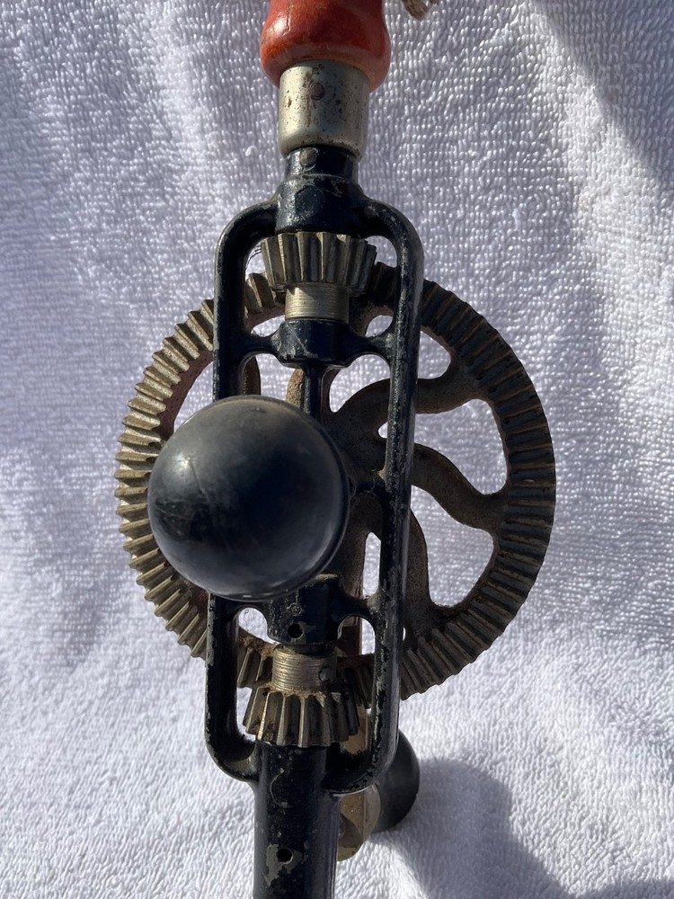 SOJO 2-01 ANTIQUE HAND DRILL WITH BITS IN HANDLE