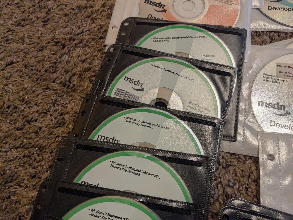 MASSIVE Microsoft MSDN DVD CD lot 1997-2010 (580+ Discs!) w/ binders + MORE