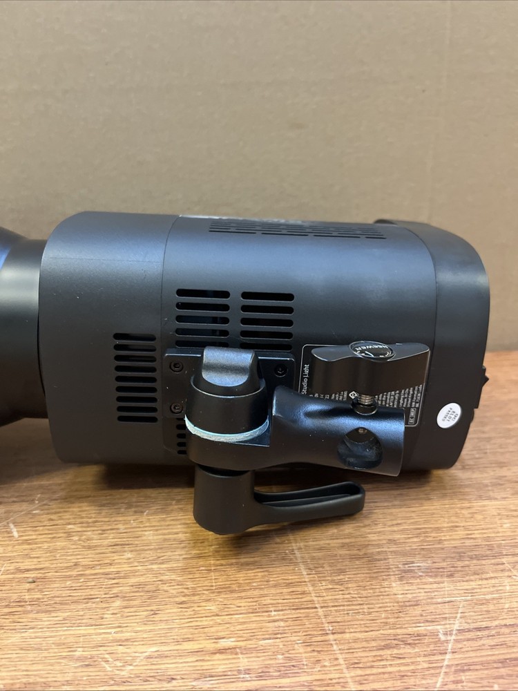 NEEWER CB60B LED VIDEO LIGHT