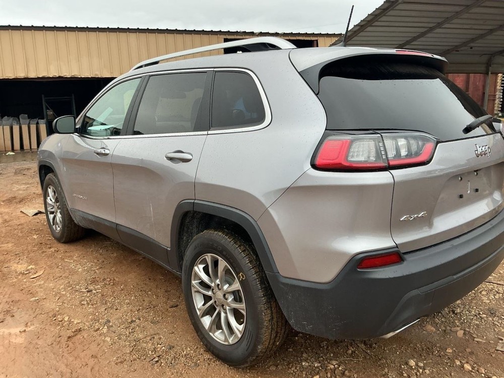 CHEROKEE 2019 Glove Box 4935529