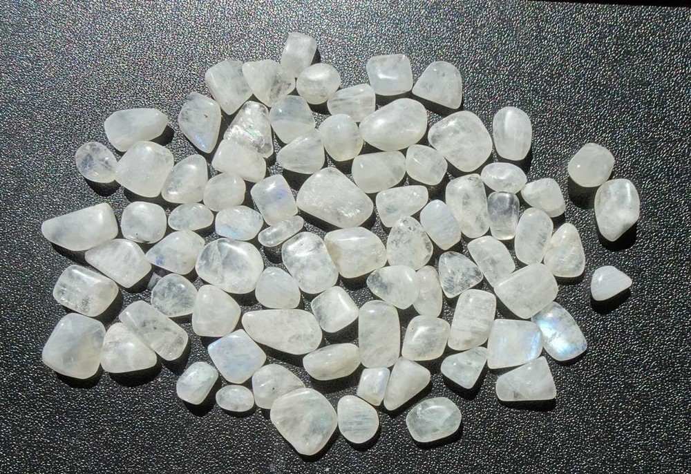 Rainbow Moonstone - 4 Ounces Small Tumbled stones rt664b