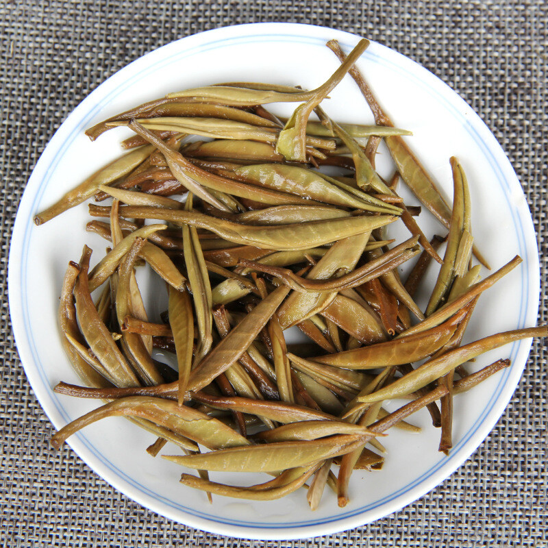 Yunnan Silver Needle White Tea Ancient Tree Moonlight White Single Buds 357g