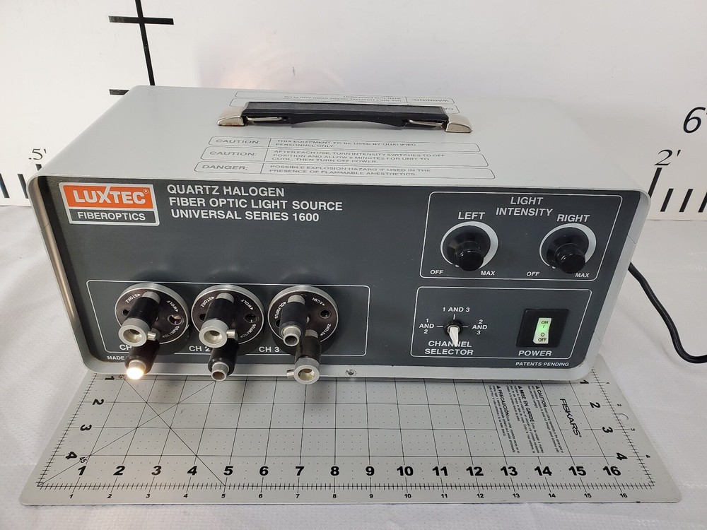 Luxtec FiberOptics Universal Series 1600 Fiber Optic Light Source