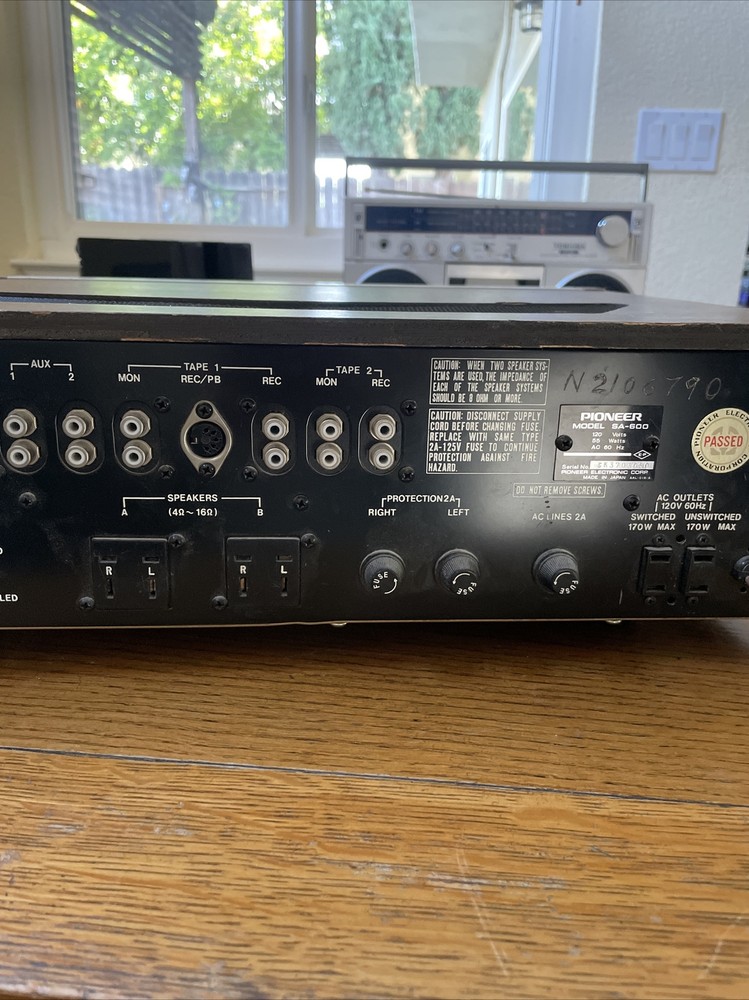 Pioneer SA-600 Vintage Solid State Stereo Integrated Amplifier