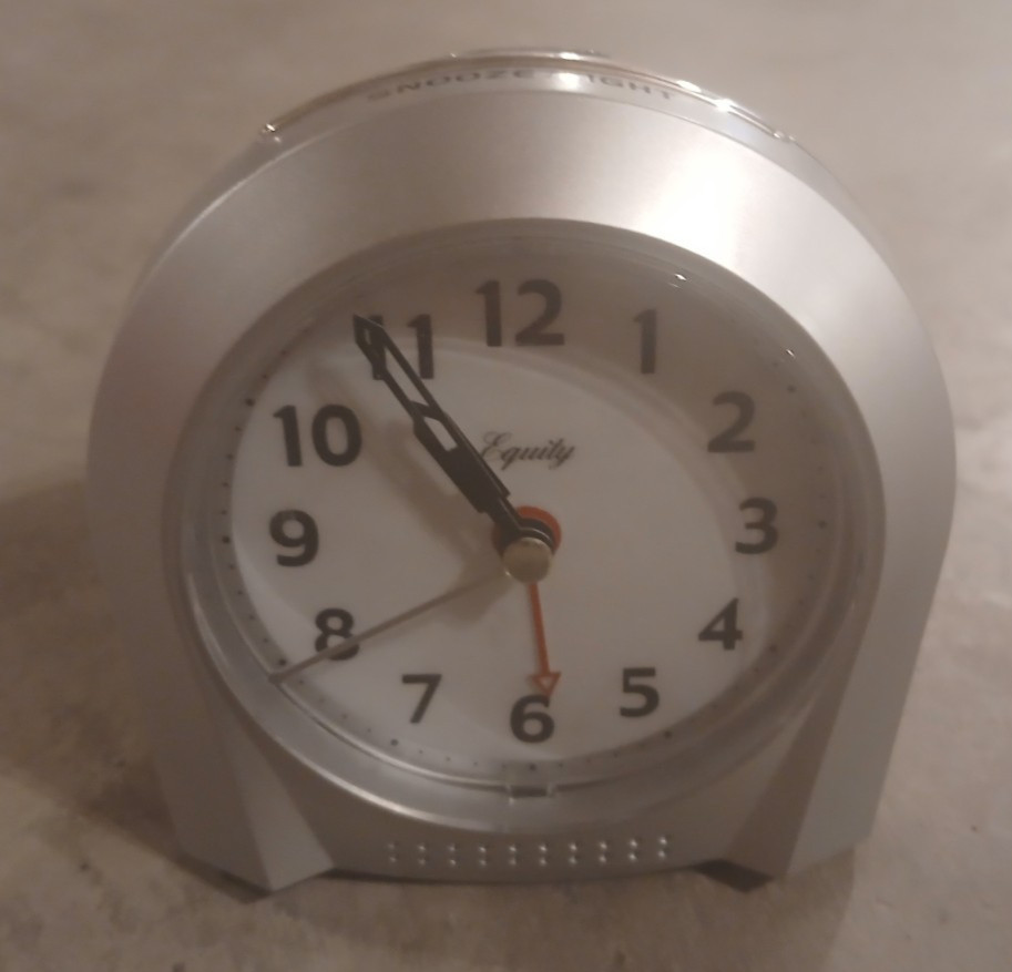 21103 Clock With Backlight/Alarm/Snooze Grey Tested Working