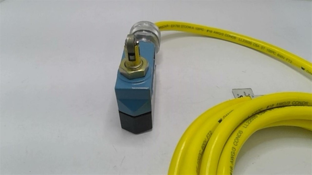 Micro-Switch BZE6-2RQP Limit Switch 15 Amp 480 Volts