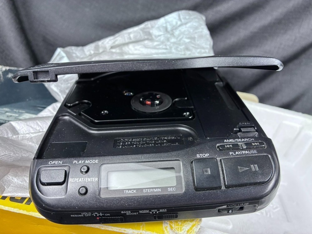 Sony Discman D-33 CD Compact Player