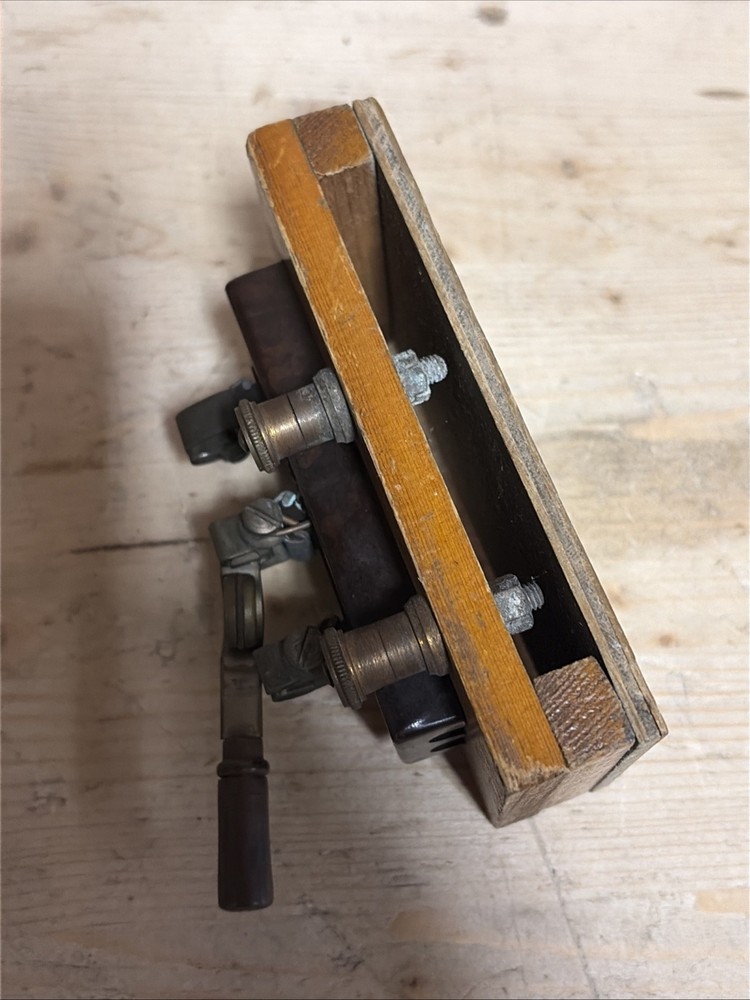 Knife Switch Genalex Vintage Bakelite Switchblade - SP92