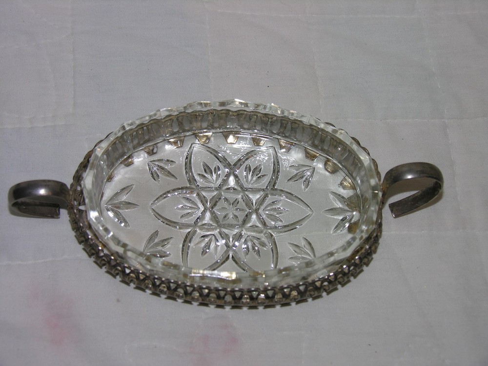 Vintage Small Crystal Dish In A Silverplated Holder