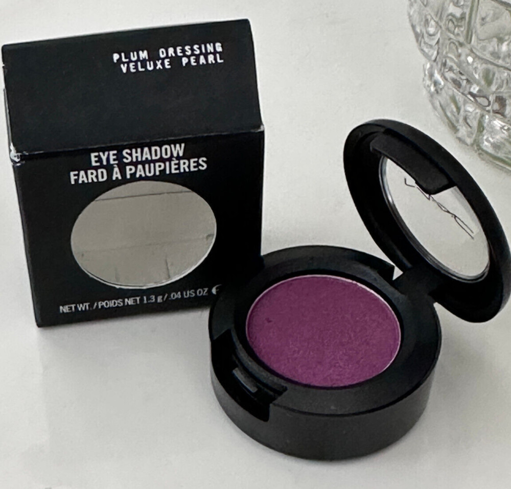 MAC Eye Shadow PLUM DRESSING (Veluxe Pearl)