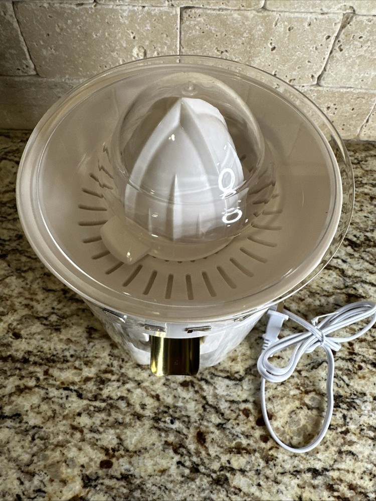 SERV Retro Electric Juicer