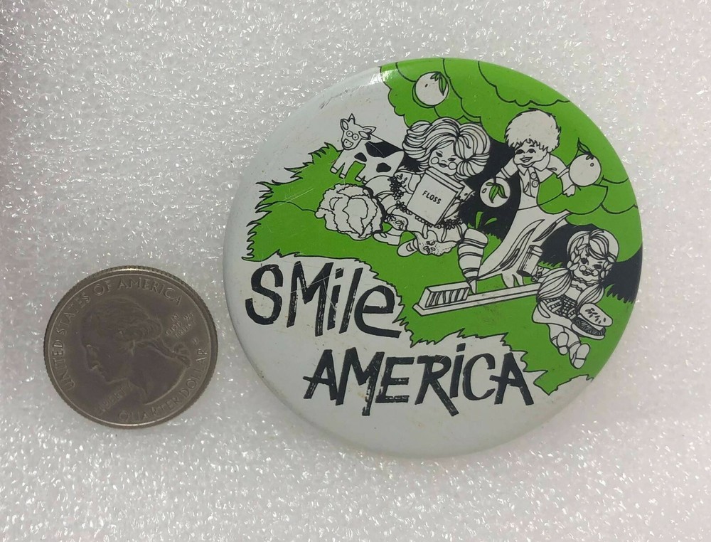 Smile America Button Pin