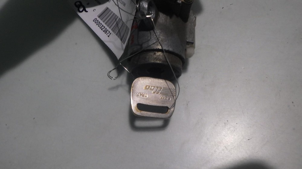 99 TOYOTA COROLLA Ignition W/Key