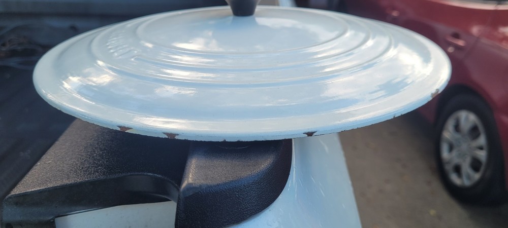 Le Creuset White 28CM Dutch Oven