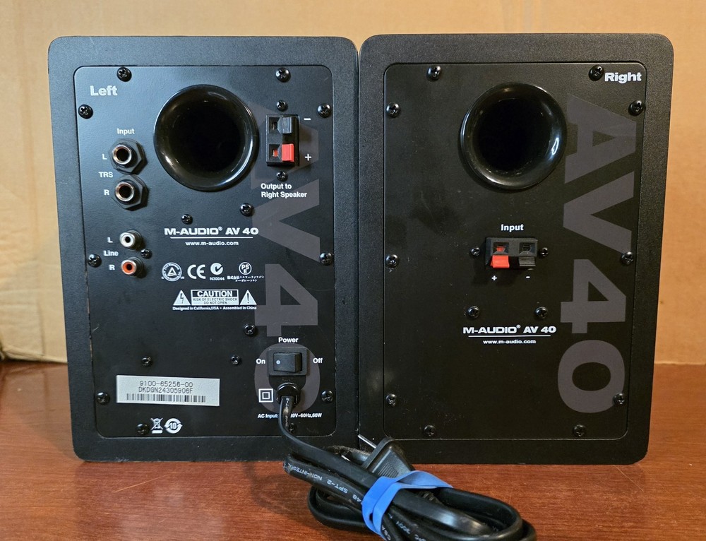 M-AUDIO AV 40 TESTED & WORKING