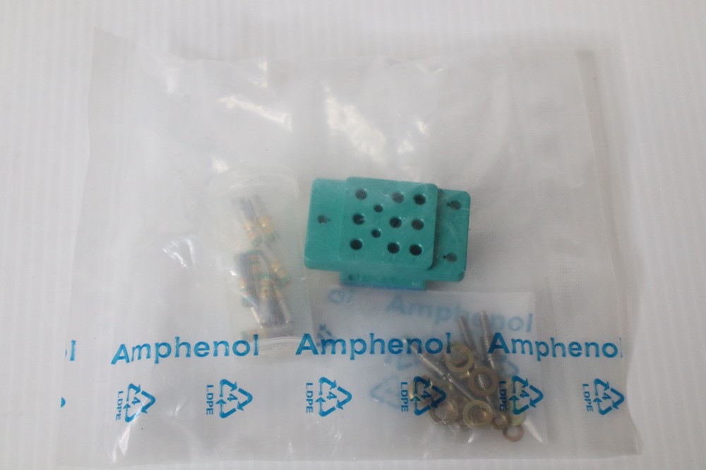 Amphenol M12883/48-01 Relay Socket (2 Available)