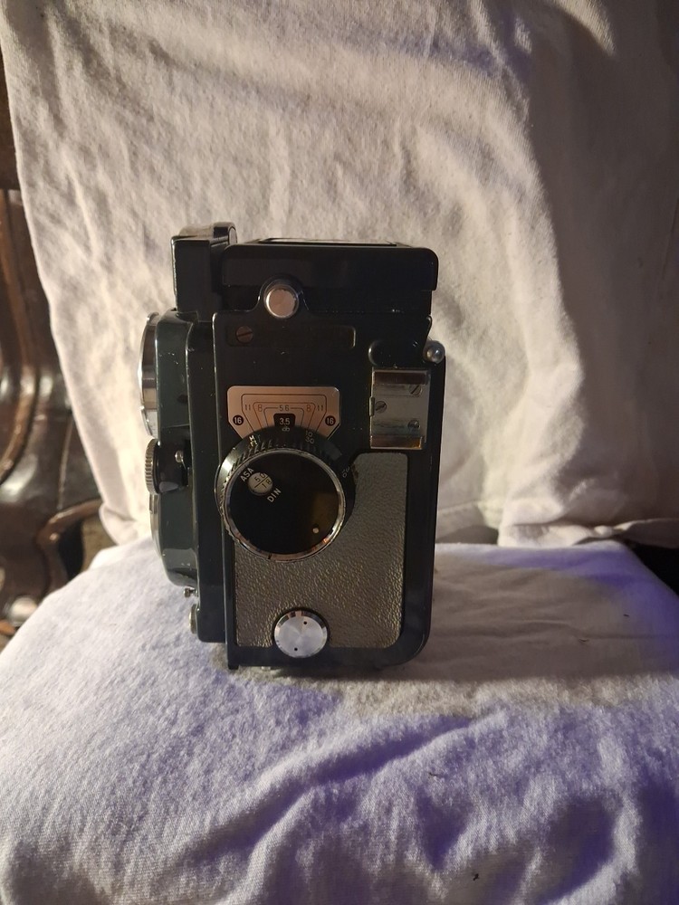 Vintage Yashica 44 Camera