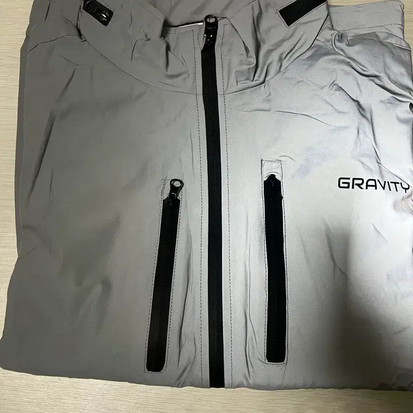 Gravity Windbreaker - Black, Lightweight & Windproof
