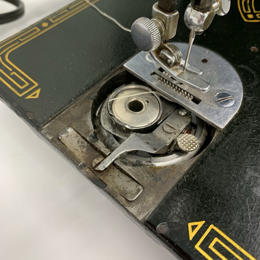 Singer Sewing Machine Model 99K with Foot Pedal - WORKING