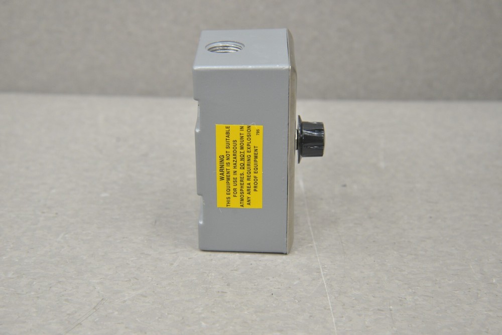 Valcom V-1039A 7W/1 Way Explosion Proof Paging Horn/Amplifier Assembly & Bracket