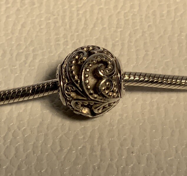 Pandora Essence Freedom Charm