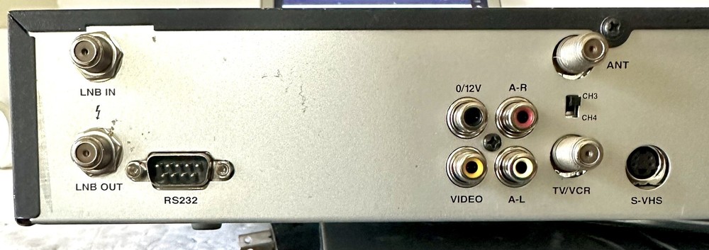 Digital Video Broadcasting DMT1000 Digital Multimedia Satellite Receiver