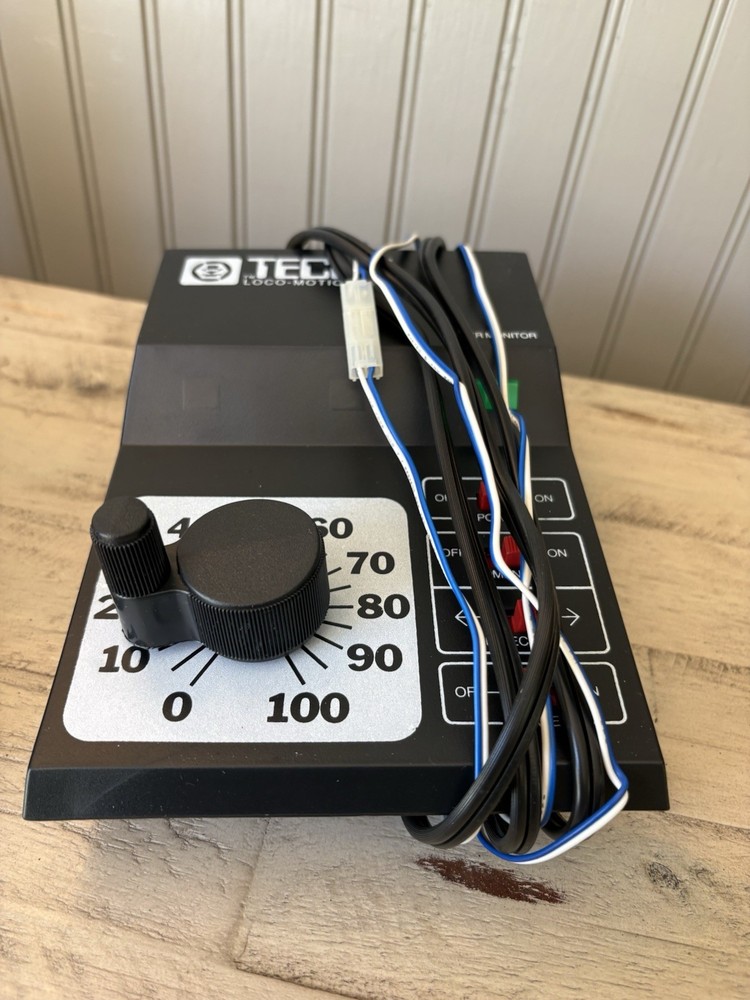 MRC Tech II Loco-motion 1500 DC Train Controller Great Condition