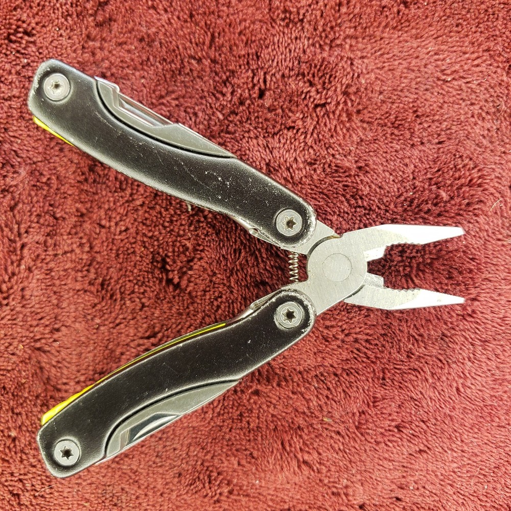 RYOBI Compact 14 in 1 Multi Tool Multitool green & black