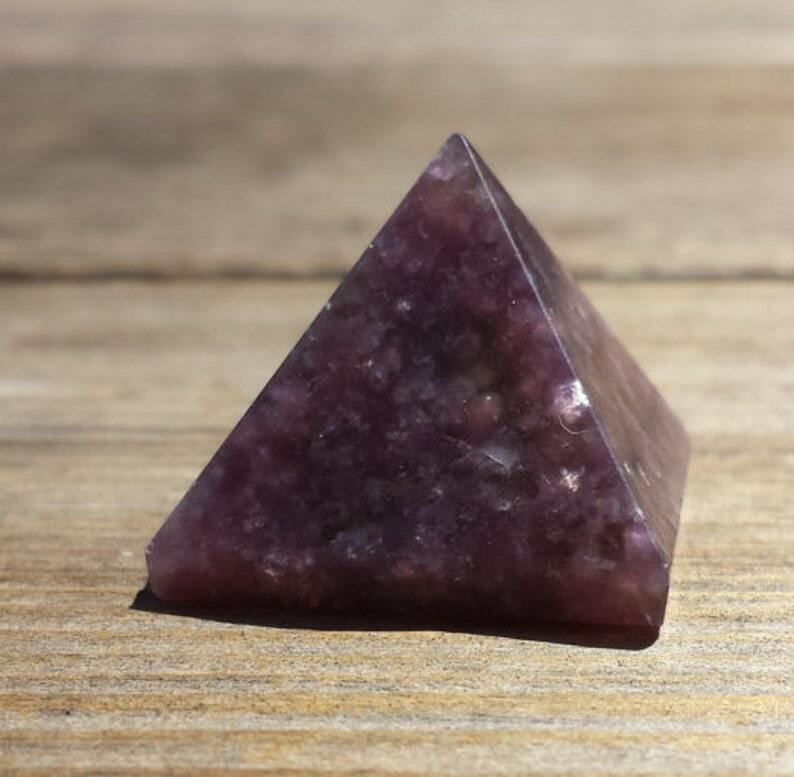 NATURAL LEPIDOLITE SMALL GEMSTONE PYRAMID 20-22mm