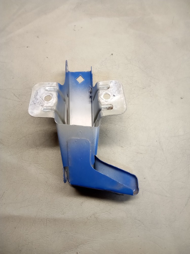 Vivaro Trafic Primastar Front passenger Side Wing Bumper Support Bracket 06-14