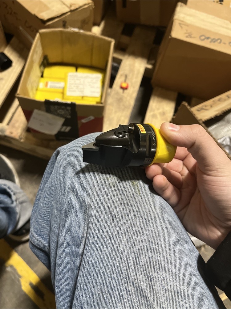 SANDVIK C4-DVVNN-00062-16 TOOLHOLDER