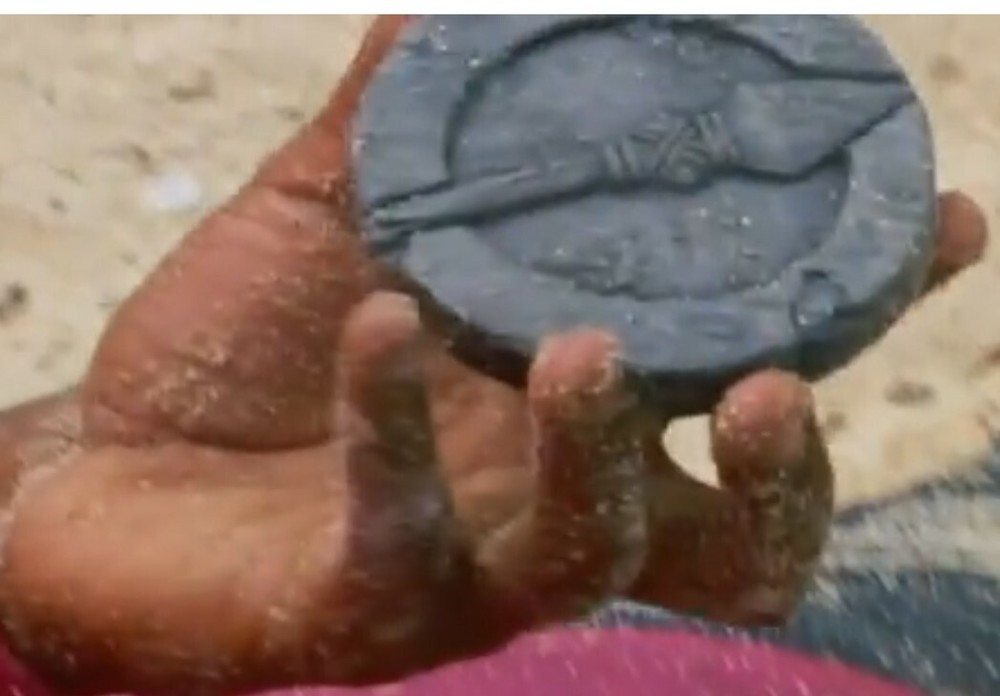 Survivor Idol Nullifier Season 37 David Vs. Goliath Prop Replica