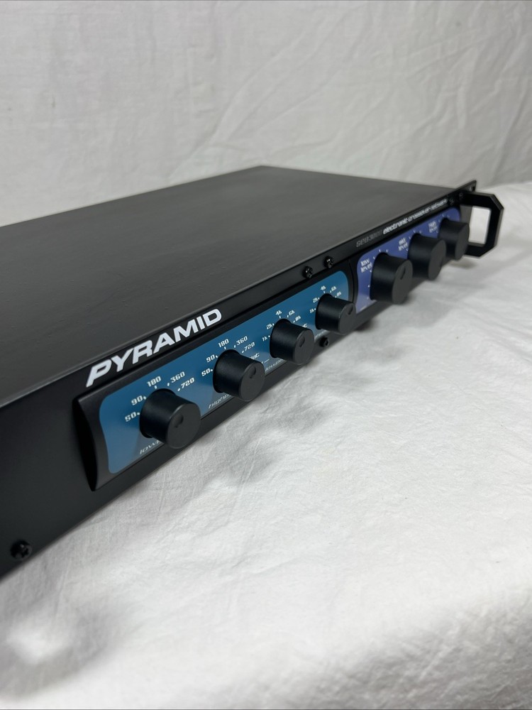 (NICE) 🔥 Pyramid SEA3000 Electronic Crossover Network Rack Mount SEA3000 TESTED