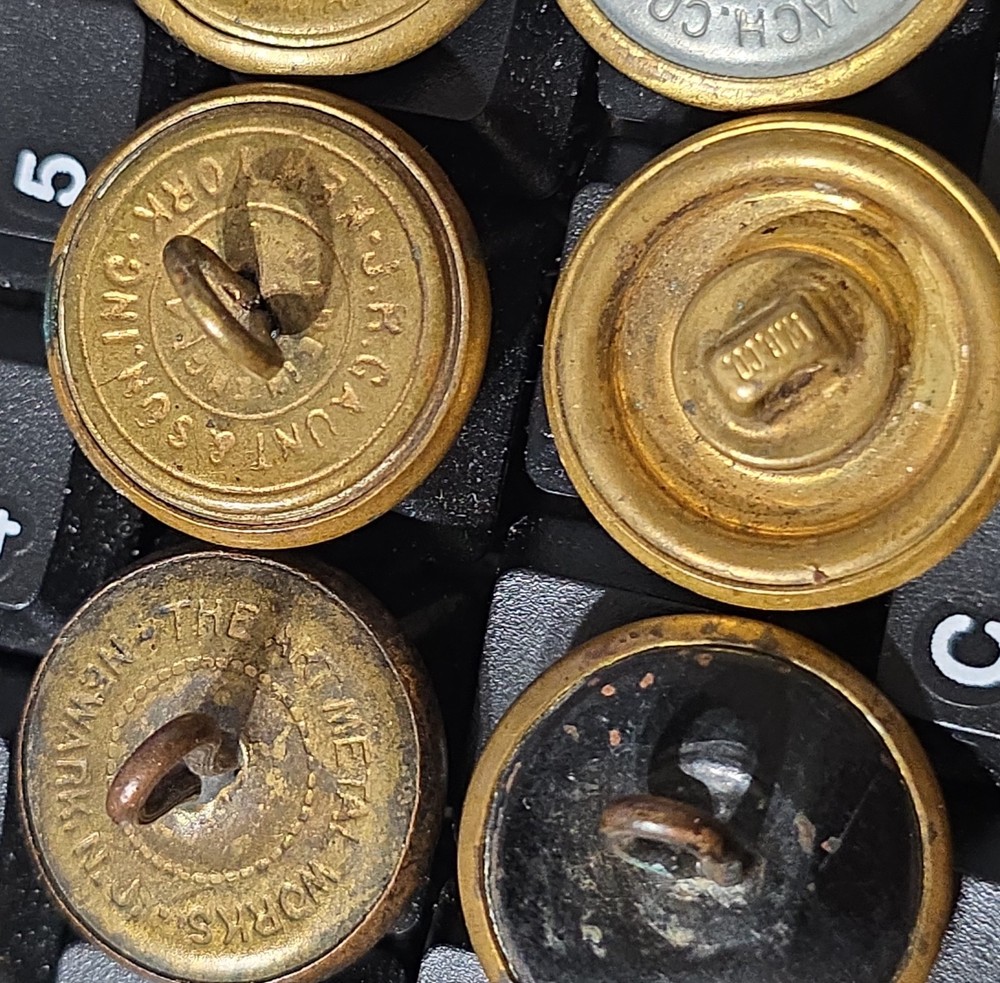 8 Great Seal Buttons US Army Assorted Makers
