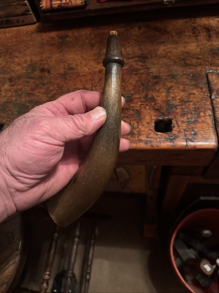 Nice Medium Size 19th Century New England Powder Horn