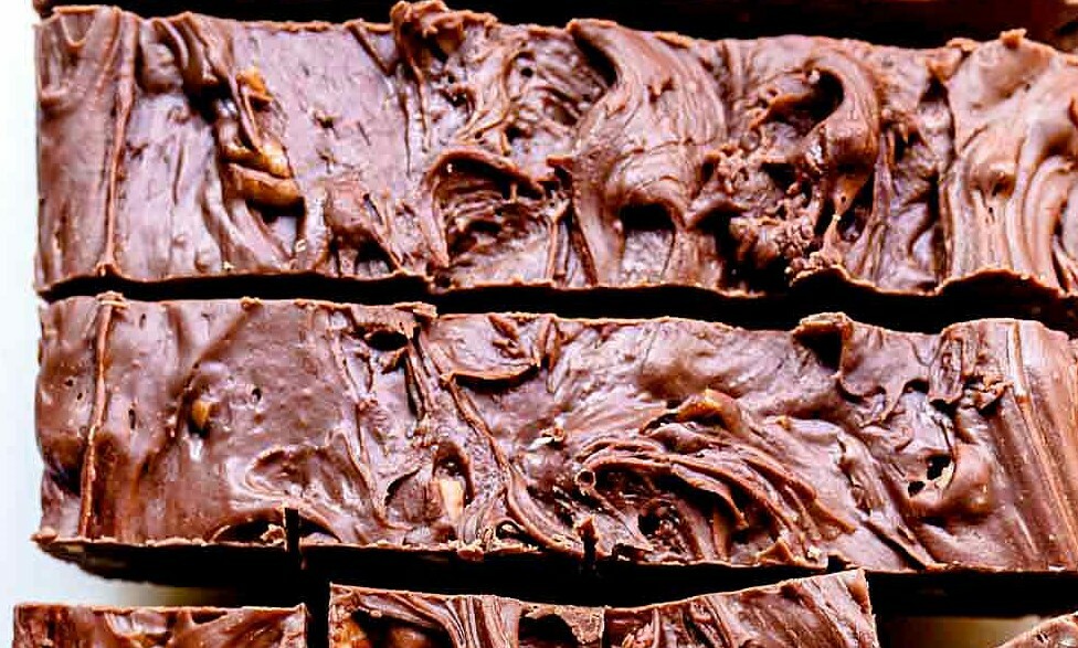 Yummy  Chocolate And Walnut  Fudge 1- Pound