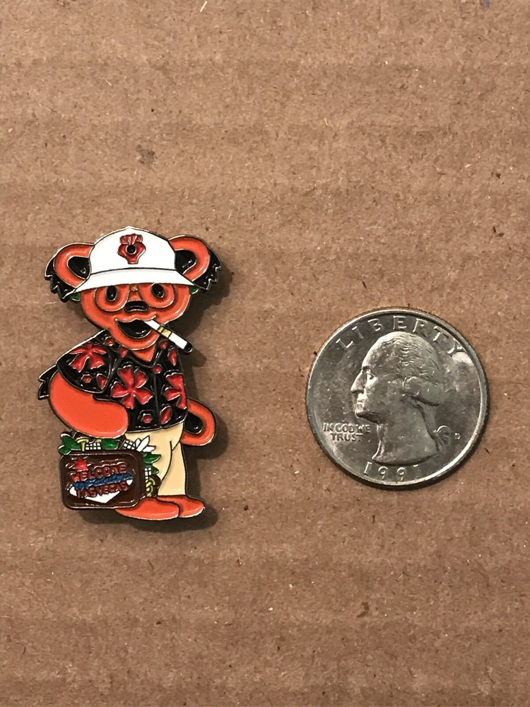 Grateful Dead Hunter S. Thompson Bear Red Lapel Pin. Steal Your Face.