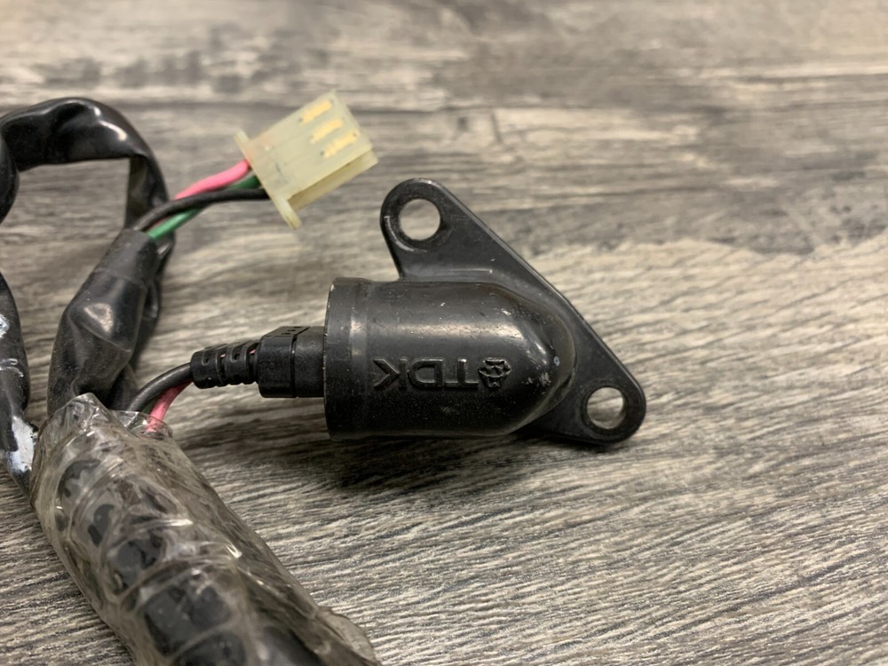1994-1997 VFR750F Interceptor Honda OEM Speedometer Speedo Sensor