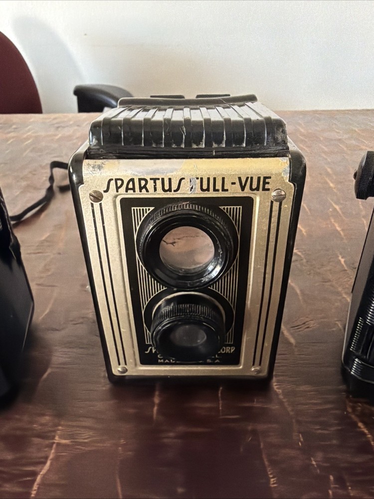 Vintage Argus Argoflex Seventy-five Camera with Flash Untested