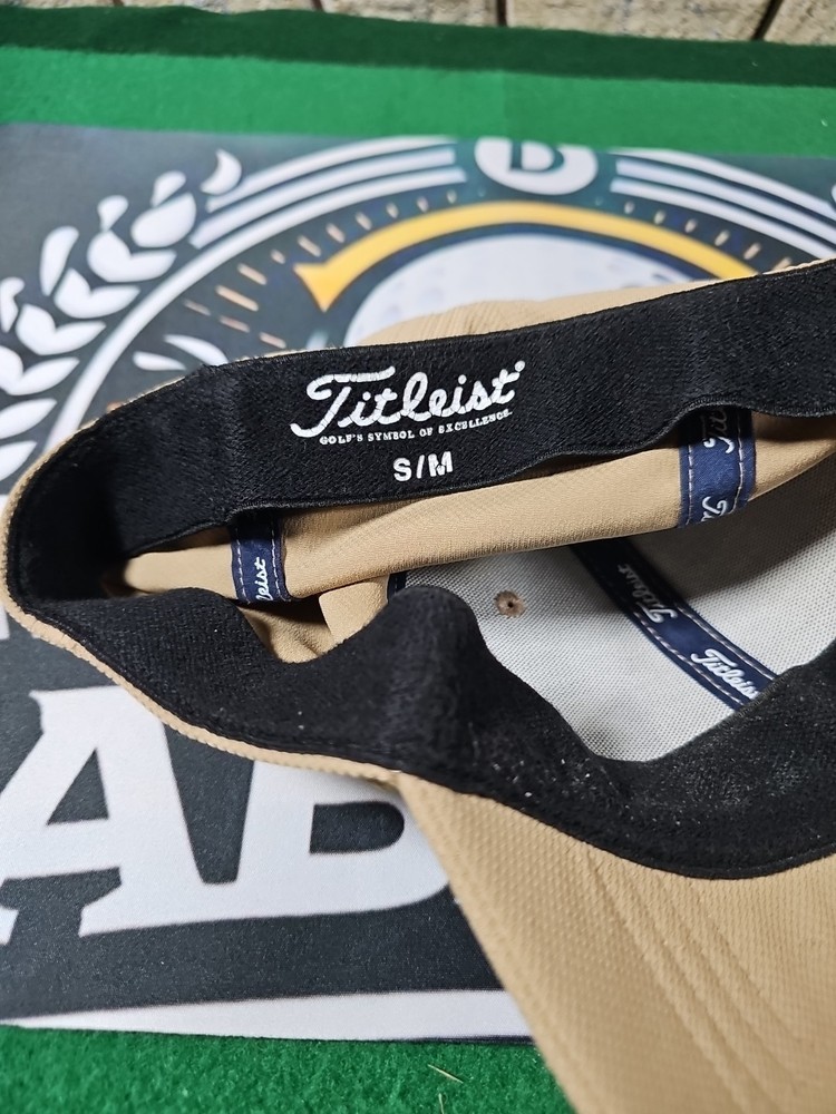 Titleist A-Flex Fitted Golf Hat Cap / Tan/Navy Blue / Fitted Small/Medium