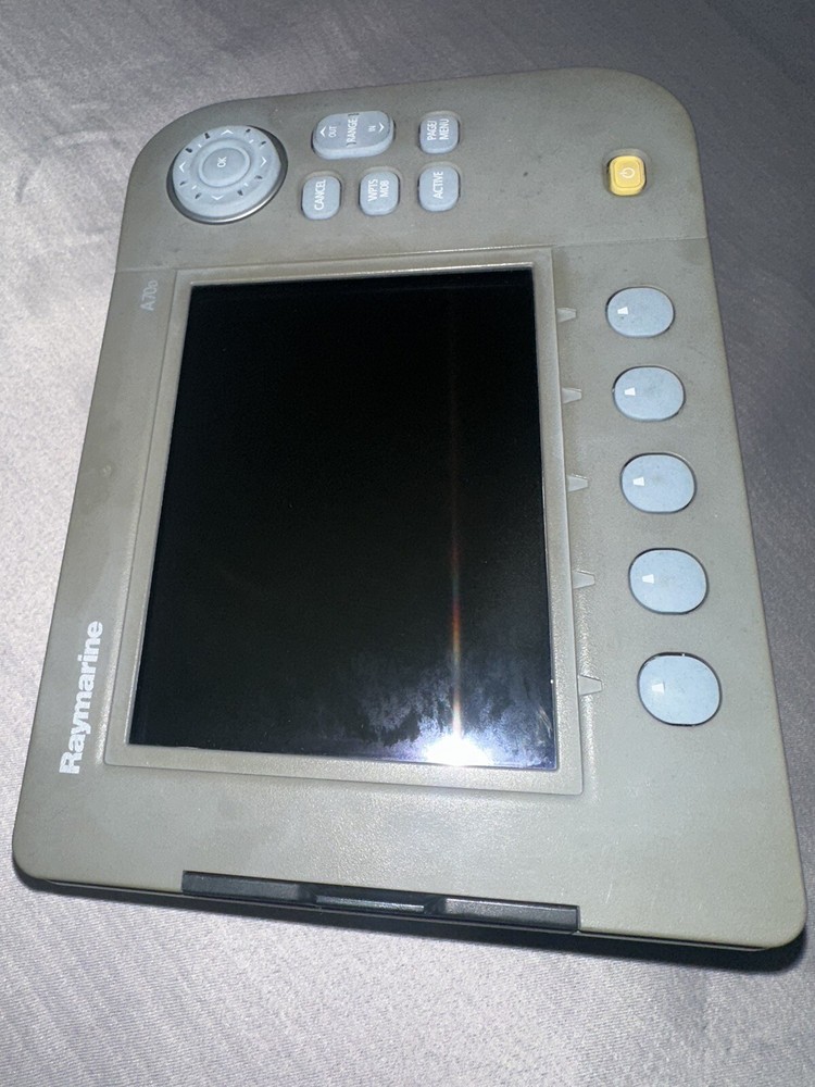 Raymarine A70D E62192 Color 6.4" Fishfinder Chartplotter Multifunction Display