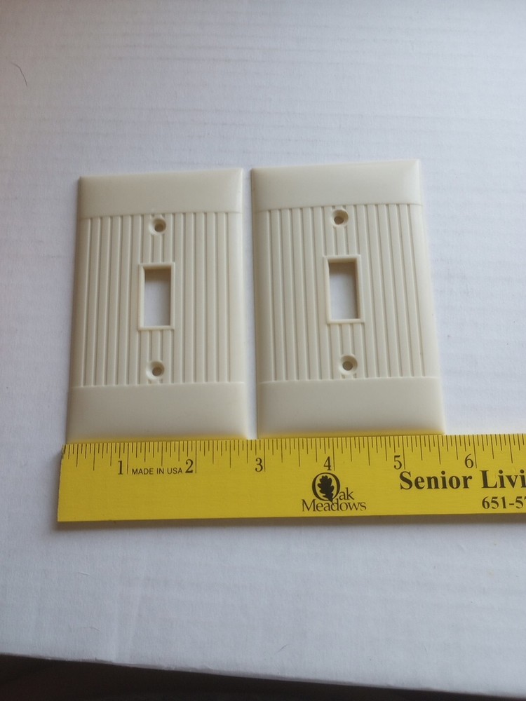 Sierra Line D-1 Ribbed Ivory Switch Plate Covers X2
