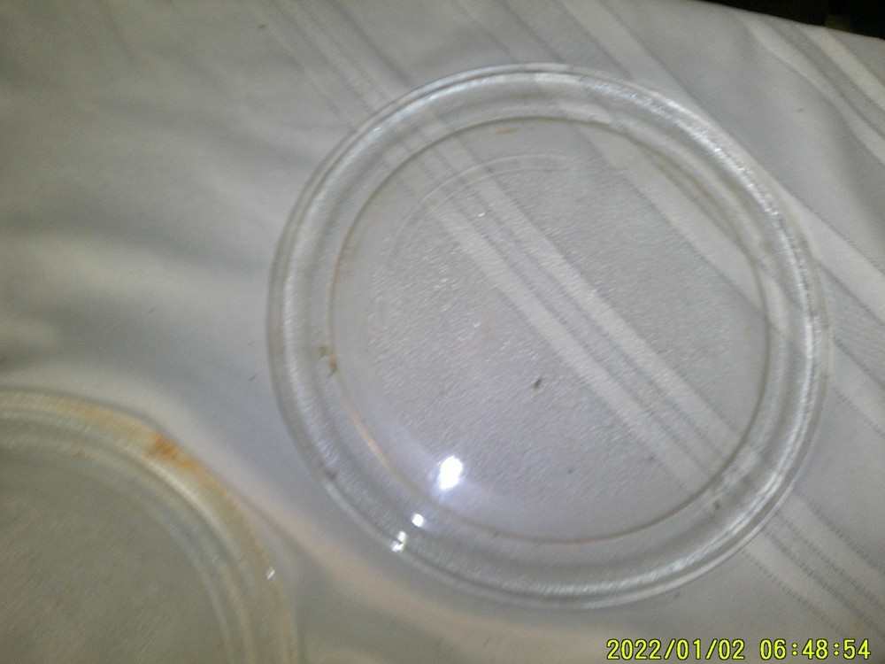 2 THE SAME SIZE MICROWAVE CLEAR GLASS PLATES
