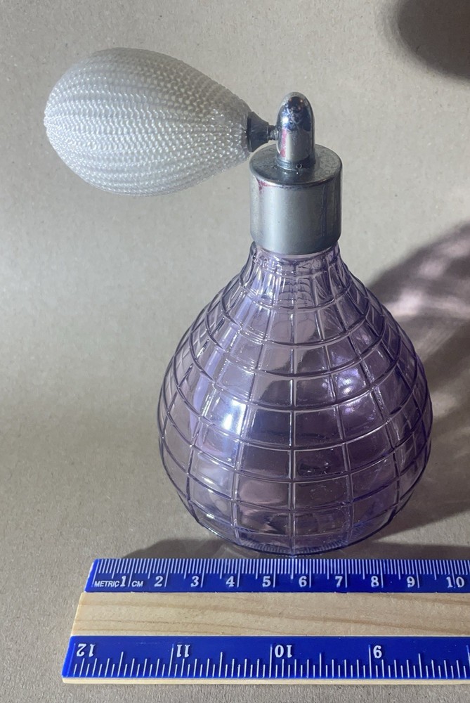 Art Glass Atomiser Perfume Bottle.