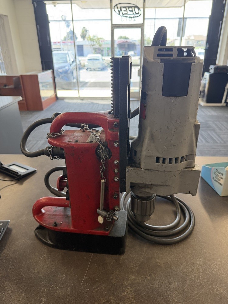 Milwaukee 4202 Electromagnetic Drill Press (1106628)