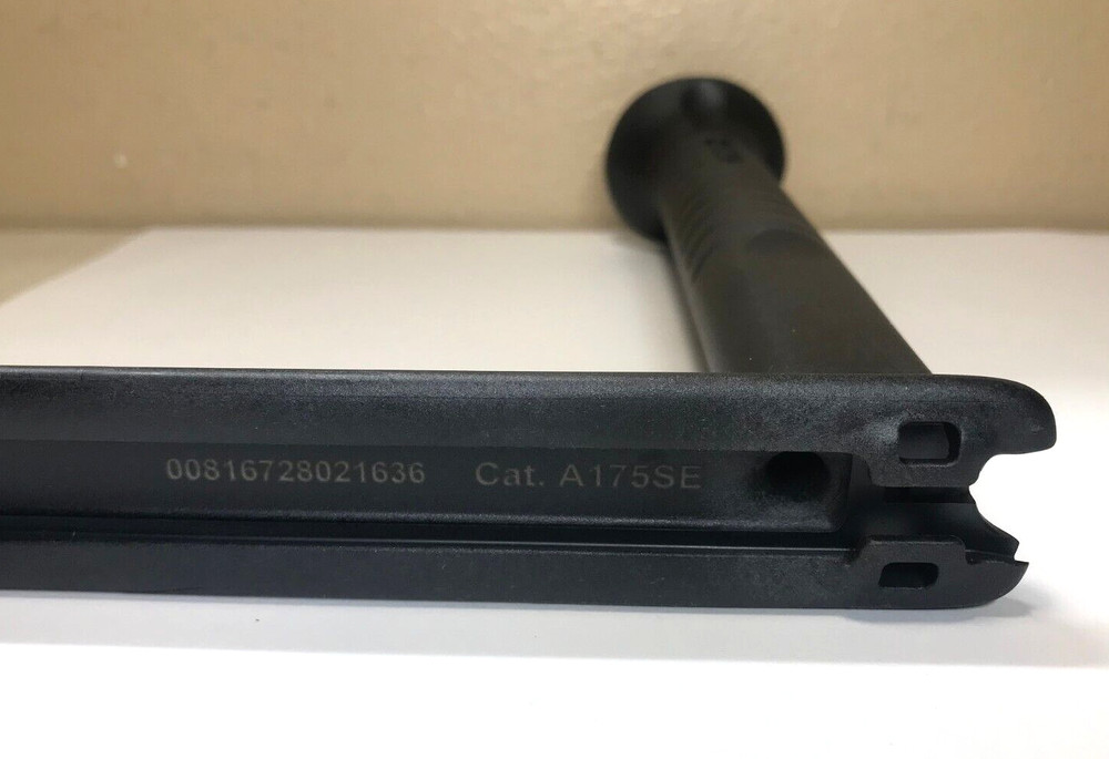 INVUITY Eikon LT Illuminated Retractors with Medical Sterilized Case