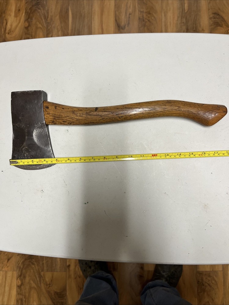 Vintage Hatchet. Unbranded. Axe. H-102