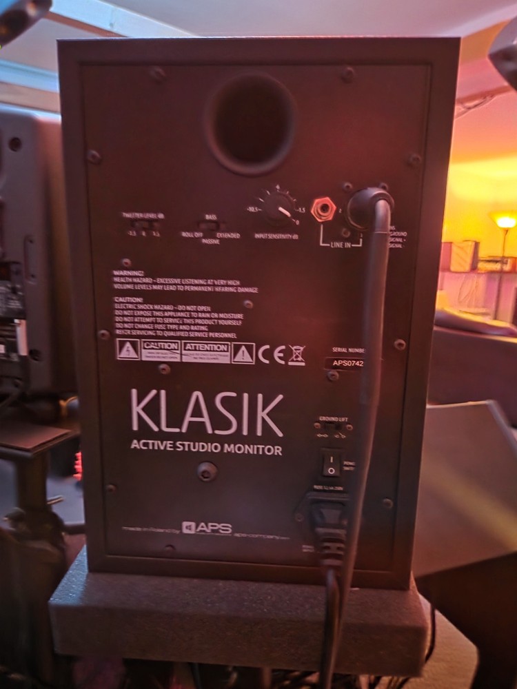 APS Klasik studio monitors pair speakers
