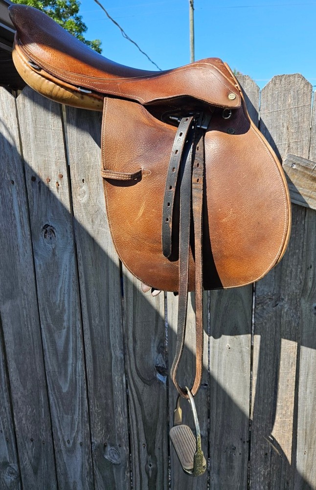Beval Jumping Saddle Size 17 Long Made in England Devon 2000 Used